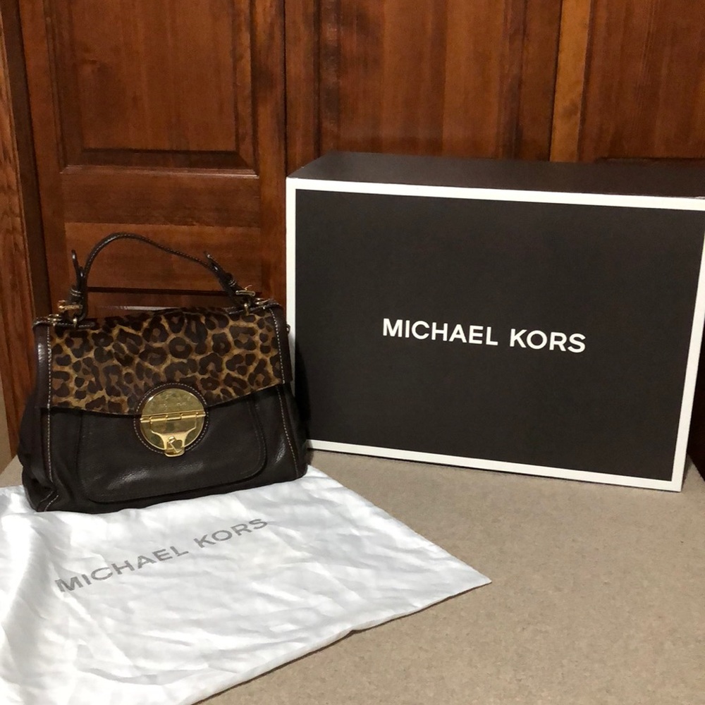 MICHEAL KORS Satchel